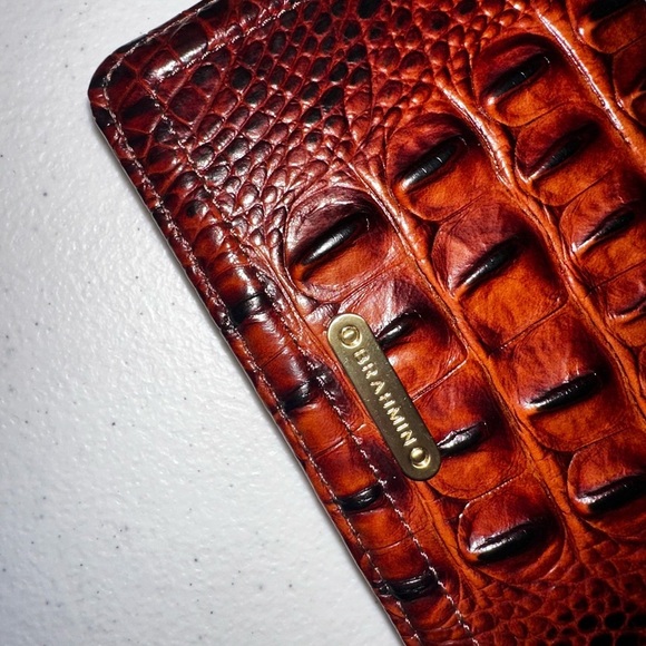 NWOT Brahmin Croc Embossed brown Leather Wristlet in Classic Pecan Melbourne - Picture 2 of 14